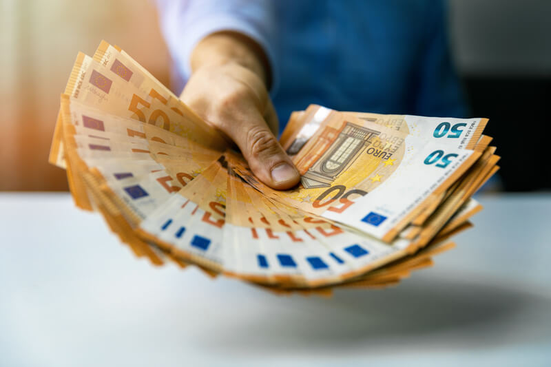 hoe lang duurt geld overmaken van belgie naar nederland