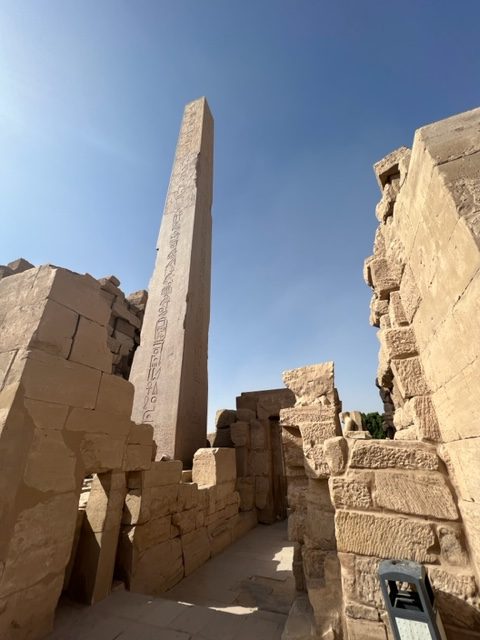 obelisk bij karnak
